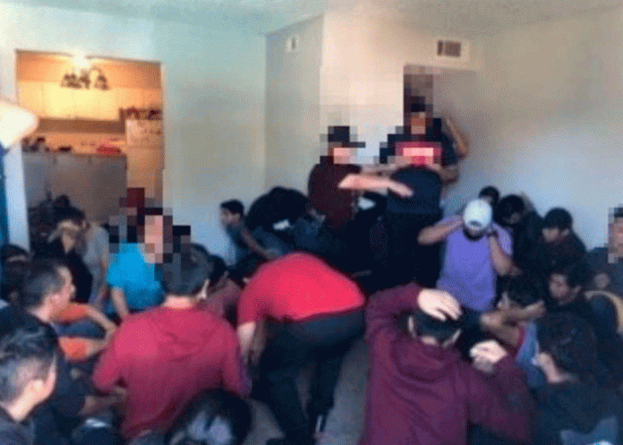 'Coyotes' chocan bus de migrantes tras persecución de agentes en Texas