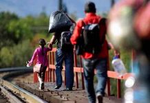 Hallan a 59 migrantes ocultos en contenedores de agua en México Hallan a 59 migrantes ocultos en contenedores de agua en México