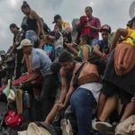 374 migrantes son hallados en un tráiler en el sur de México 374 migrantes son hallados en un tráiler en el sur de México