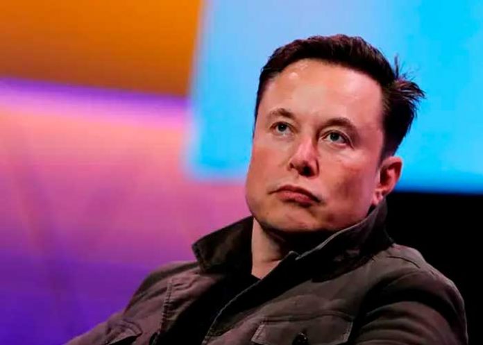 Denuncia a Elon Musk