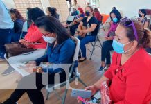 Reunión de mujeres y líderes comunales en Managua