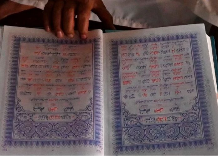 Turba mata a pedradas a hombre por quemar páginas del Corán en Pakistán