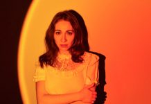 Regina Spektor estrena «Becoming All Alone», de su octavo álbum Regina Spektor estrena "Becoming All Alone", de su octavo álbum