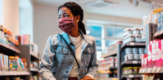 Nueva York elimina uso de mascarillas en espacios cerrados