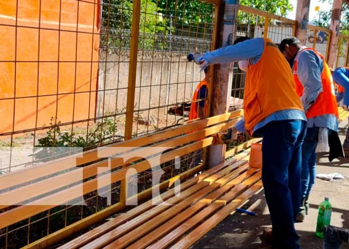 Remodelación en paradas de buses en Managua