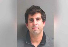 Arrestan a profesor que beso en la boca a una alumna