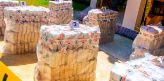 Incautan 300 kilos de cocaína en el océano Pacífico de El Salvador