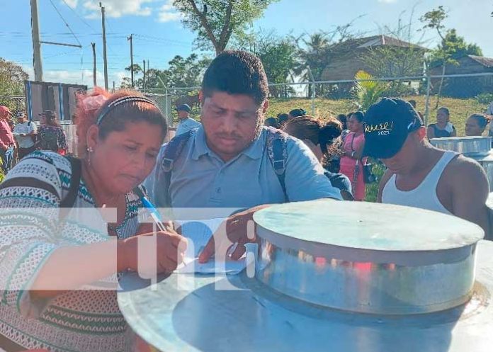 Entrega de silos y bonos para la producción en el Caribe Norte