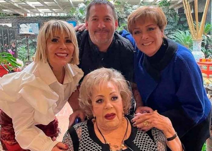 silvia-pinal- Vidente asegura que familia de Silvia Pinal corre peligro