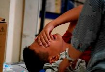¡Que dolor! Se metió una cuerda para ser una "locomotora sexual"
