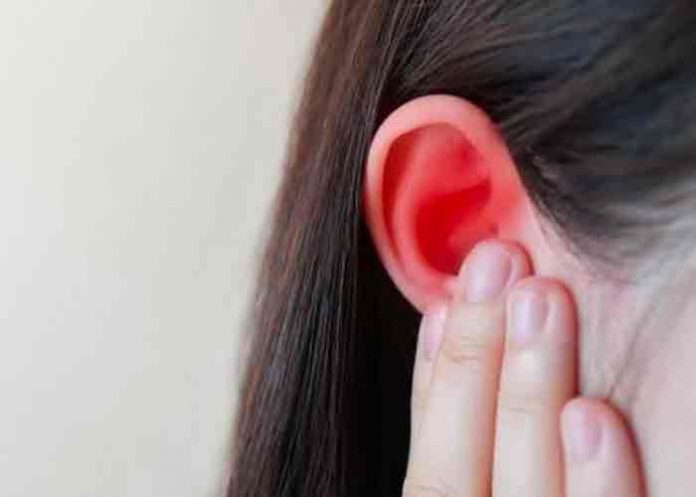 Tinnitus, el nuevo síntoma en pacientes con ómicron que te puede dejar sordo