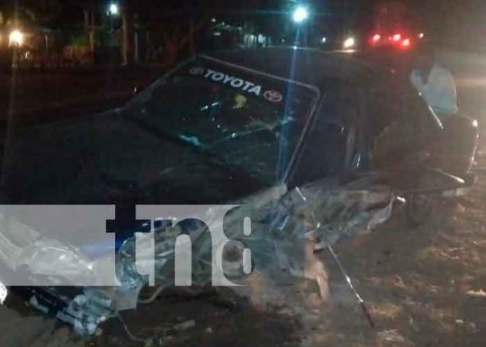 tipitapa1 Conductor de carro escapa de la muerte tras impactar contra furgón