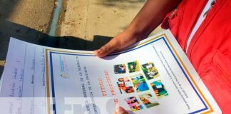 Entrega de títulos en Managua