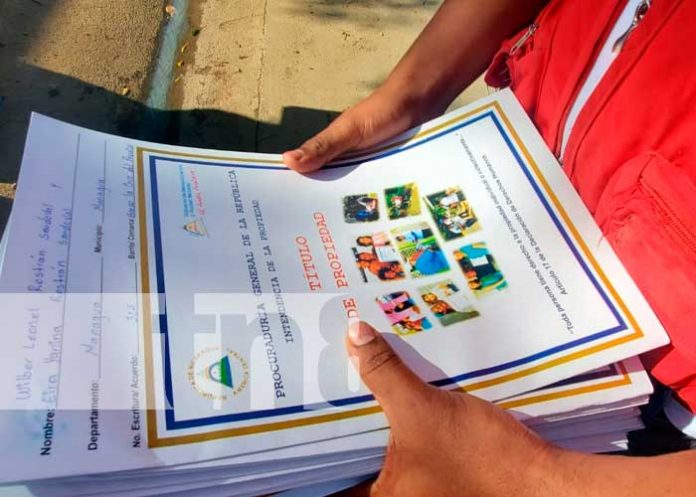 titulaje-managua-2 Entrega de títulos en Managua