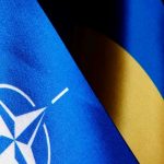 “Estados Unidos responsable del conflicto en Ucrania”, señalan analistas Bandera de Ucrania y de la OTAN