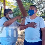 Vacunación contra el COVID-19 llegó a la población del barrio René Cisneros Visita casa a casa para vacunar contra el COVID-19 en Managua