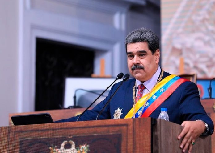 Venezuela respalda a Putin en la defensa de la paz de Rusia