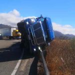 Ocho tráileres vuelcan por fuertes rachas de viento en el sur de México Ocho tráileres vuelcan por fuertes rachas de viento en el sur de México