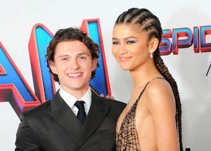 1 Tom Holland sorprende a Zendaya en Roma