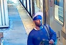 Hombre ataca a una mujer en Nueva York