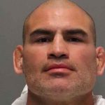 Peleador de UFC Caín Velásquez detenido