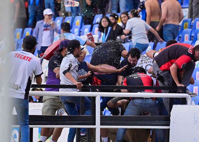 Arrestan a 10 personas implicadas con violencia durante un partido en Querétaro