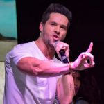 Eleazar Gómez felicita a las mujeres en su día y el público reacciona Eleazar Gómez felicita a las mujeres en su día y el público reacciona