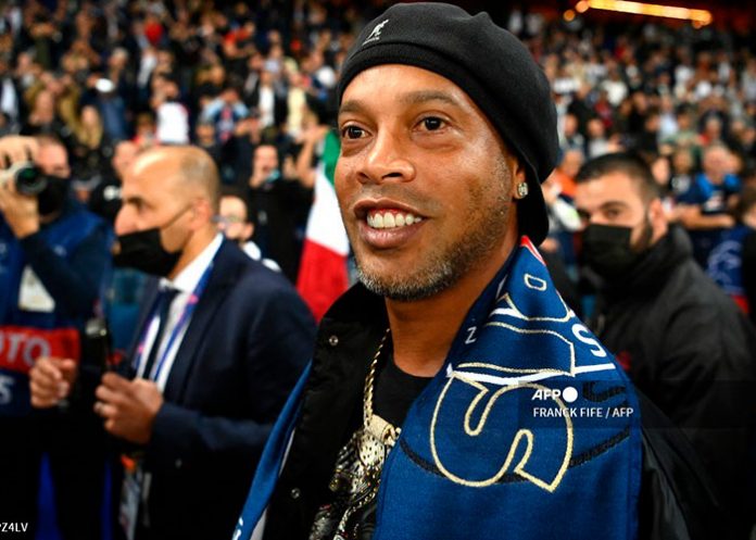 Ronaldinho lamenta los hechos violentos del estadio del Querétaro, su exequipo