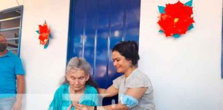 La anciana de 81 años Ofelia Martínez recibe vivienda solidaria en Managua