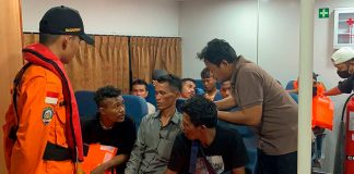 Náufragos de un barco que se hundió en Indonesia son rescatados con vida