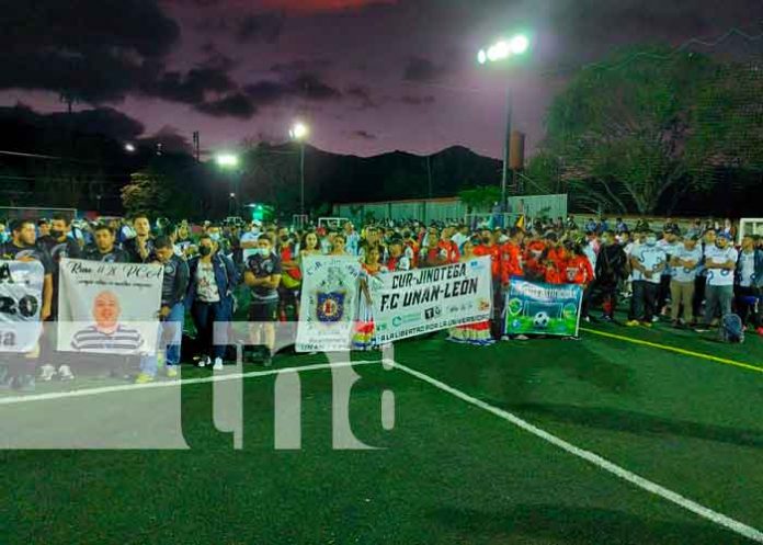 1 Reinauguran cancha sintética de fútbol para recreación de jóvenes en Jinotega
