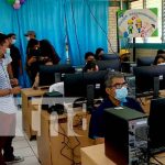 Nuevo y moderno equipamiento informático para centros tecnológicos Nuevo y moderno equipamiento informático para centros tecnológicos.