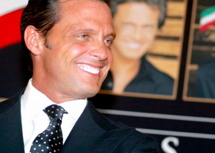 El cantante Luis Miguel anuncia que rompió récord millonario