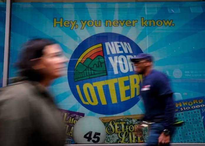 ¡Eran falsos! Cobró miles en boletos de lotería