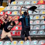 Batalla campal de las barras en un partido en México deja muertos y heridos
