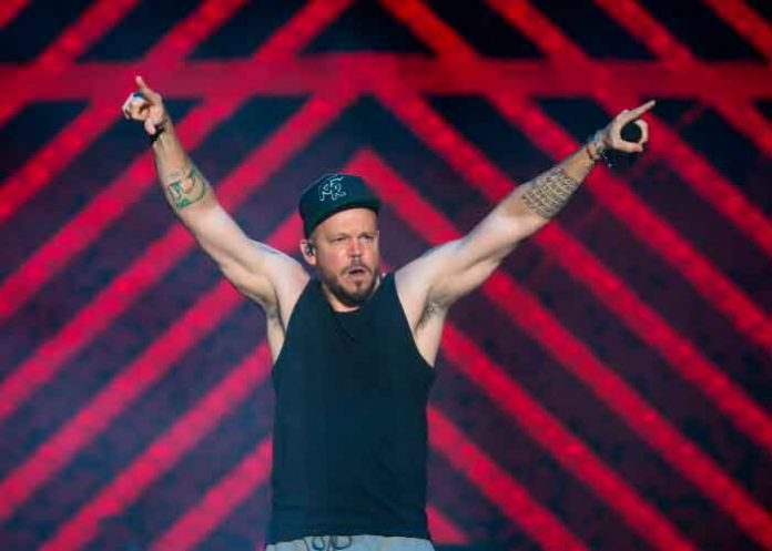 2 Residente lanza polémico vídeo en contra de Estados Unidos