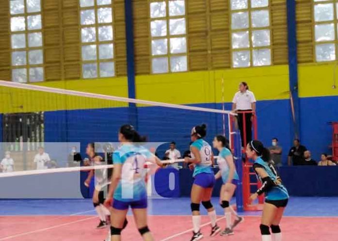 Panteras y Jaguares se enfrentan en semifinales de vóleibol en Managua