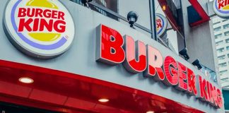 Empleada de buguer king dispara a cliente que le lanzó mayonesa en Florida