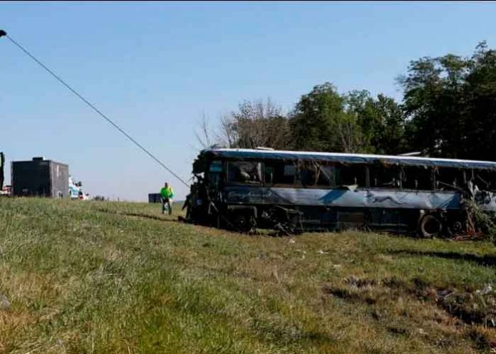 Seis niños fallecieron en Colombia tras caída de autobús a un abismo