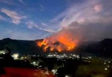 Fuerte incendio forestal consume alrededores del cerro de Tepozteco, en Morelos Fuerte incendio forestal consume alrededores del cerro de Tepozteco, en Morelos