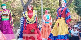 Festival de Gigantonas en celebracion del 26 aniversario de la Ciudad San Lorenzo