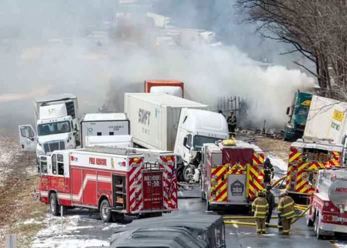 Accidente masivo en Pensilvania