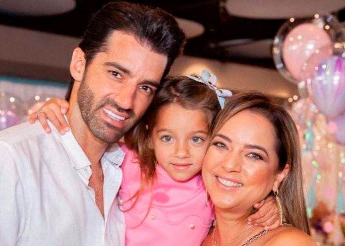 22 Toni Costa ya tiene novia: ¿Adamari Lopez está celosa?