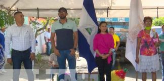 Entrega de calles en barrio de Managua