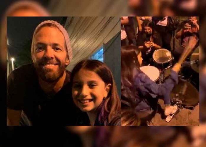 Baterista de Foo Fighters con fanática