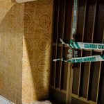 ¡Casi comete un parricidio! Joven apuñaló a su madre en España Joven casi mata a su madre en España