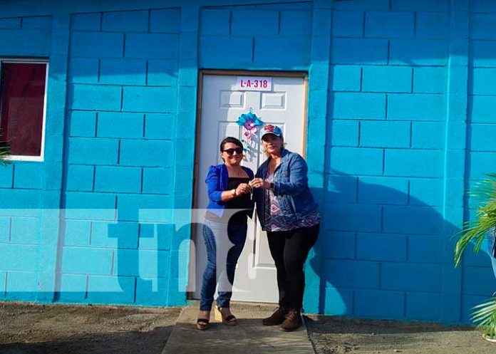 9 Cien nuevas familias, reciben vivienda en la urbanización