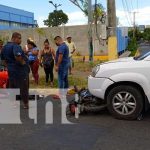 Irrespeto a señal de Alto manda a motociclista a un hospital en Managua Irrespeto a señal de Alto manda a motociclista a un hospital en Managua