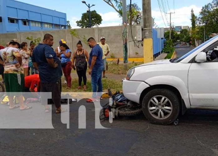 Irrespeto a señal de Alto manda a motociclista a un hospital en Managua