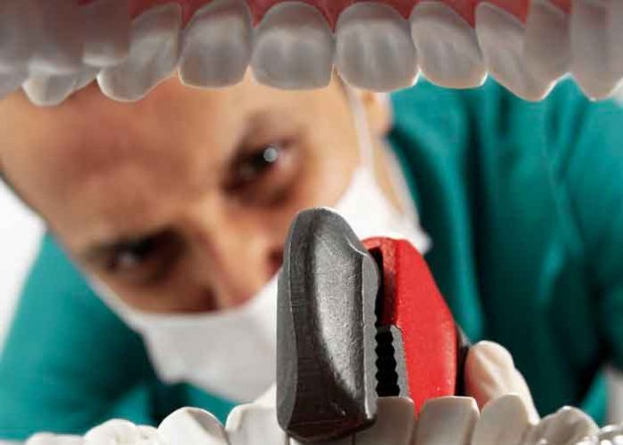 Dentista culpable de haber dañado dientes a miles de pacientes en EE.UU